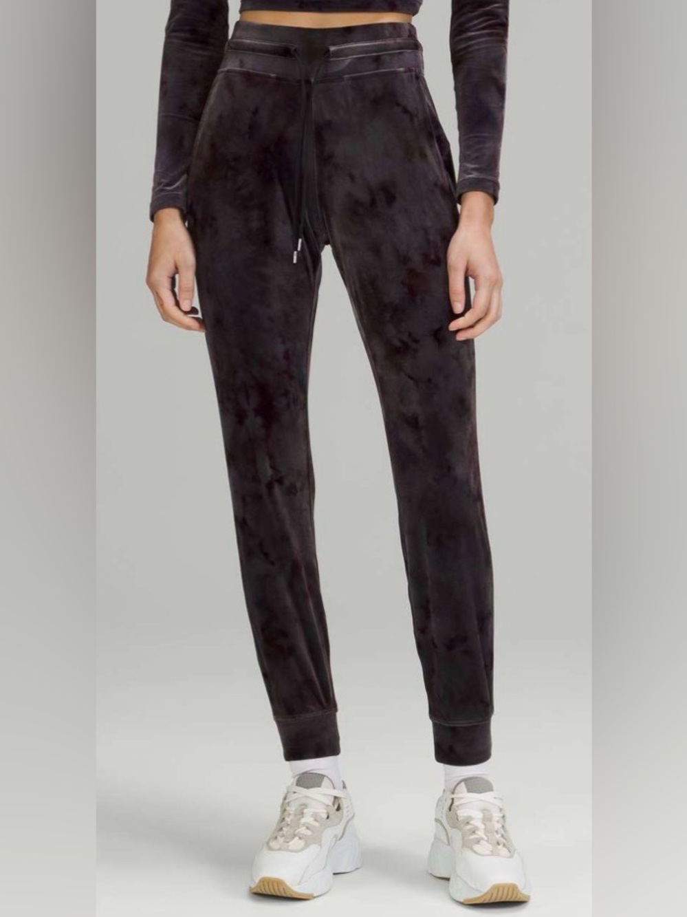 NWOT New Lululemon Ready to Crush High-Rise Velour Jogger *Full Length